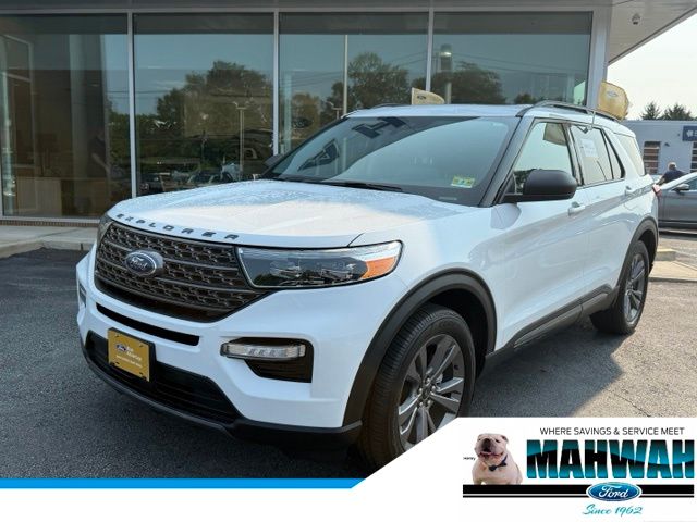 Oxford White 2021 Ford Explorer SUV / Crossover All-Wheel Drive Automatic