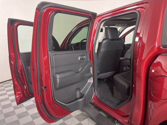 2025 Cardinal Red Metallic Tricoat Nissan Frontier SL RWD Truck