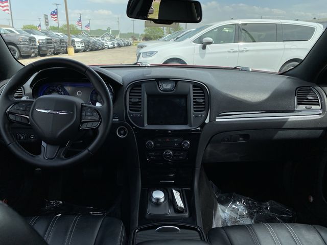 2017 Chrysler 300 S photo
