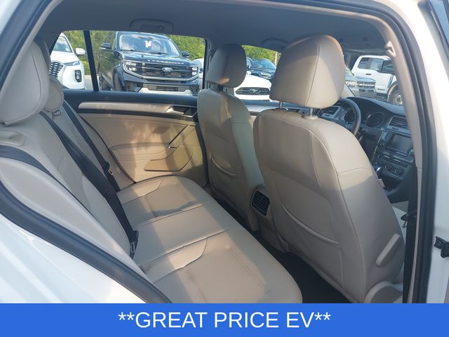 Used 2015 White Volkswagen SEL Premium image 11