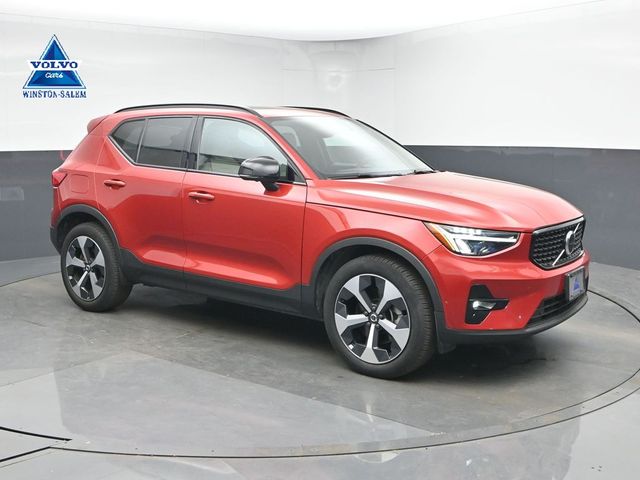 Fusion Red Metallic 2023 Volvo XC40 B5 Plus Dark Theme AWD SUV / Crossover All-Wheel Drive Automatic