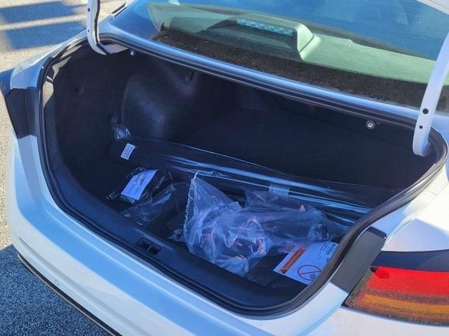 New 2025 White Nissan 2.5 SR image 4