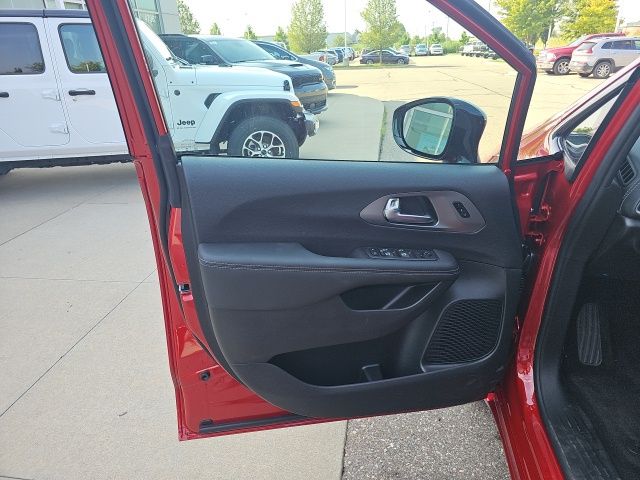 2026 Chrysler Pacifica Select - Pr6 exterior view 13