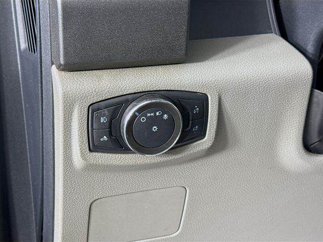 2022 Ford F-350SD XL photo