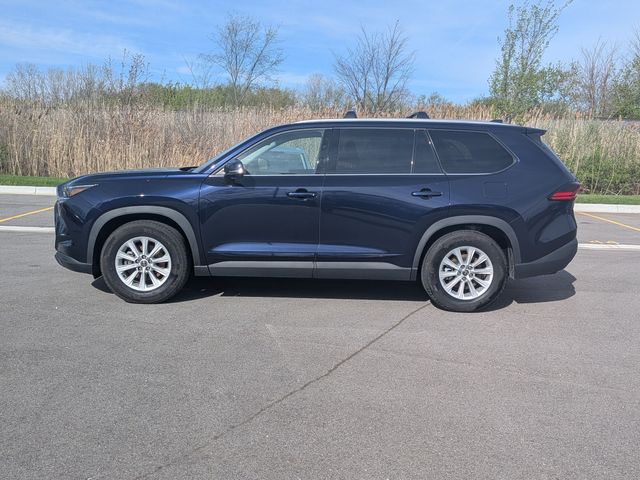 2025 Toyota Grand Highlander Hybrid - Image 2