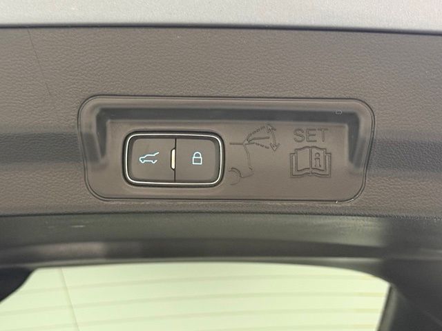 Used 2022 Silver Ford ST image 32