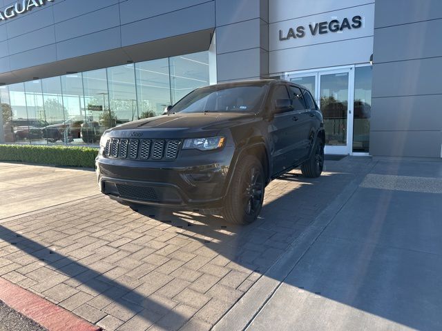 Diamond Black Crystal Pearlcoat 2019 Jeep Grand Cherokee Altitude 4WD SUV / Crossover Four-Wheel Drive 8-Speed Automatic