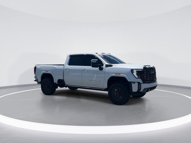 Used 2025 White GMC Denali Ultimate image 4