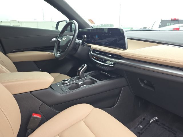 2024 Cadillac XT4 Luxury:C02545