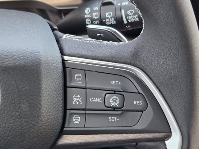 New 2027 White Jeep Limited image 24