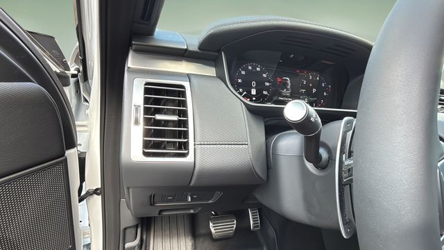 Used 2026  Land Rover Gemini Edition image 21