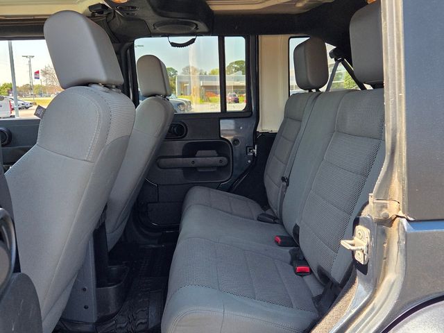 Used 2007 Blue Jeep Unlimited Sahara image 14