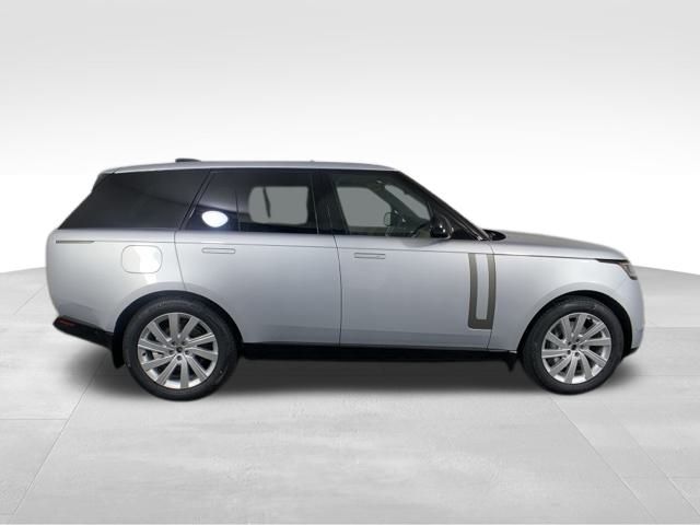 2025 Land Rover Range Rover SE 7