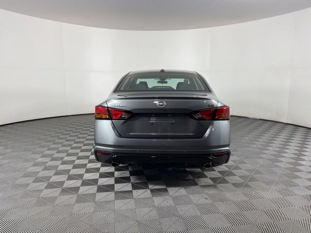 2025 Gun Metallic Nissan Altima 2.5 SR FWD Sedan