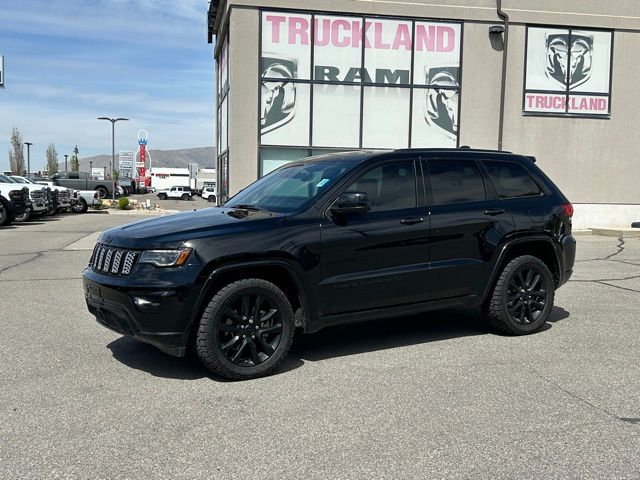Diamond Black Crystal Pearlcoat 2022 Jeep Grand Cherokee WK Laredo X 4WD SUV / Crossover Four-Wheel Drive 8-Speed Automatic