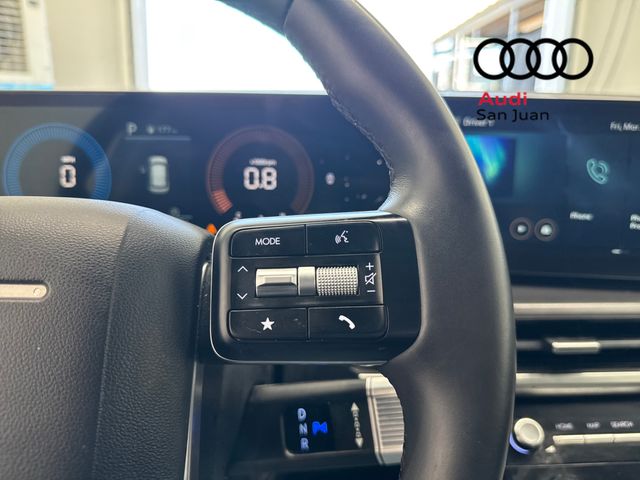 Used 2025 White Hyundai SE image 22