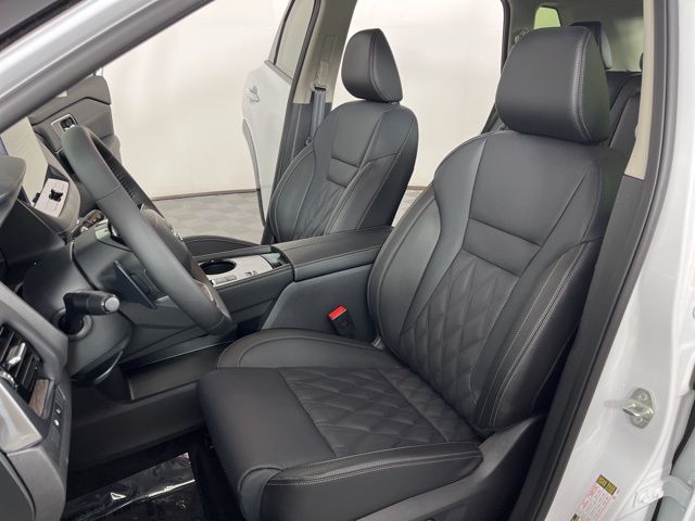 2025 Everest White Pearl Nissan Rogue Platinum FWD SUV