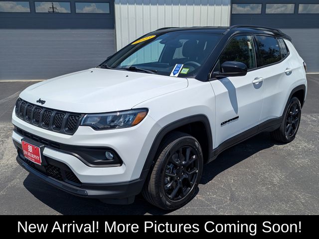 Bright White Clearcoat 2023 Jeep Compass SUV / Crossover Four-Wheel Drive 8-Speed Automatic