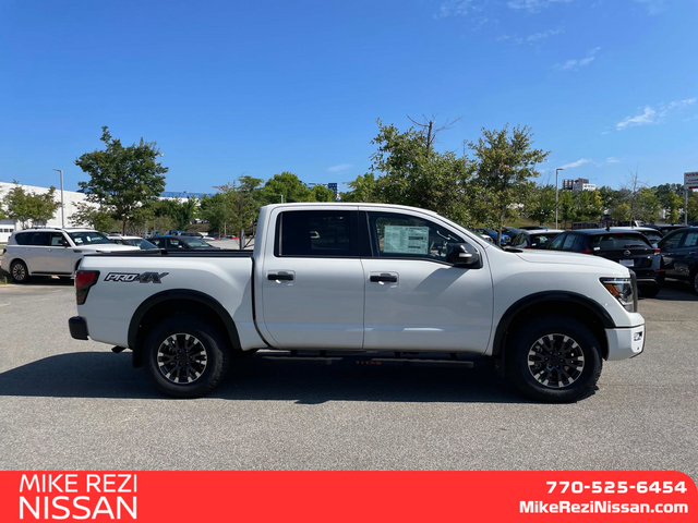 2024 Nissan Titan PRO-4X 2