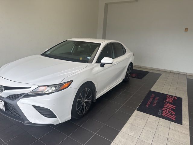 2020 Toyota Camry SE White at Big Star Buick GMC