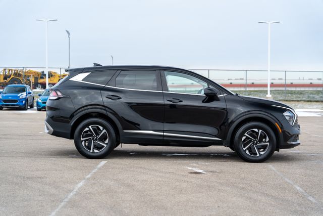 2023 Kia Sportage Hybrid LX 8