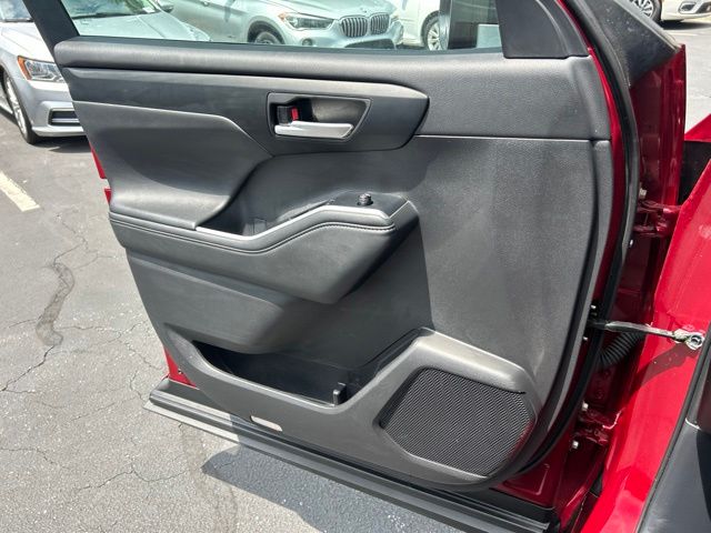 Used 2025 Toyota Highlander SUV