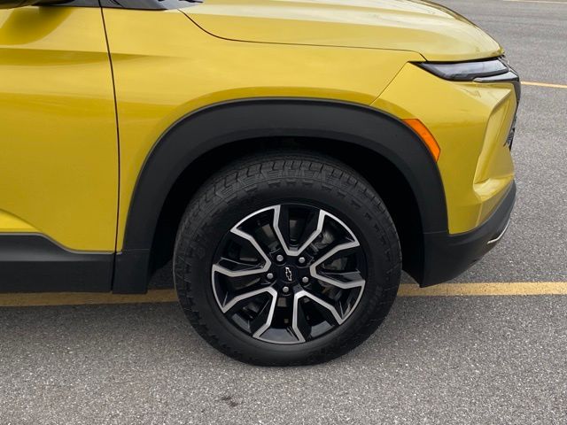 used 2025 Chevrolet TrailBlazer car, priced at $28,462