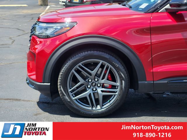 Used 2025 Ford Explorer SUV