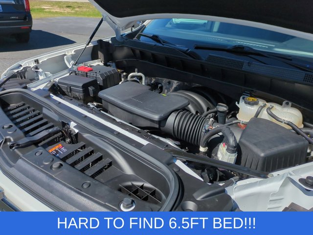 Used 2024 White Chevrolet RST image 25