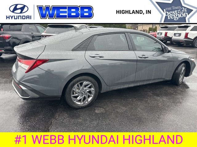 Used 2024 Gray Hyundai SEL image 11