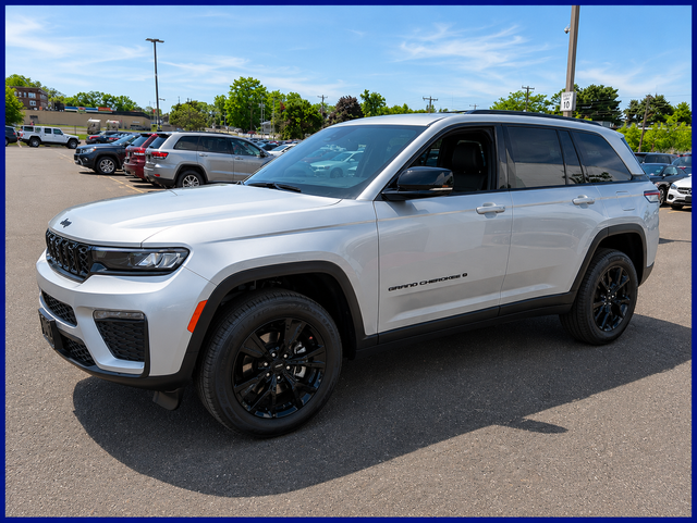 2026 Jeep Grand Cherokee Base, Laredo
