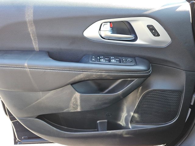 2026 Chrysler Pacifica Limited AWD