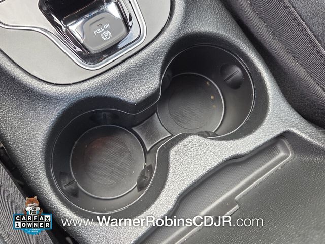 Used 2023 White Jeep Altitude image 25