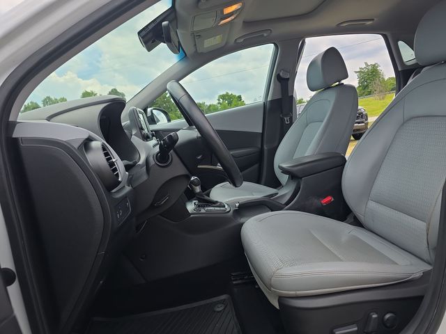 Used 2018 White Hyundai Limited image 16