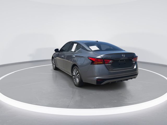 Used 2024 Gray Nissan 2.5 SV image 6