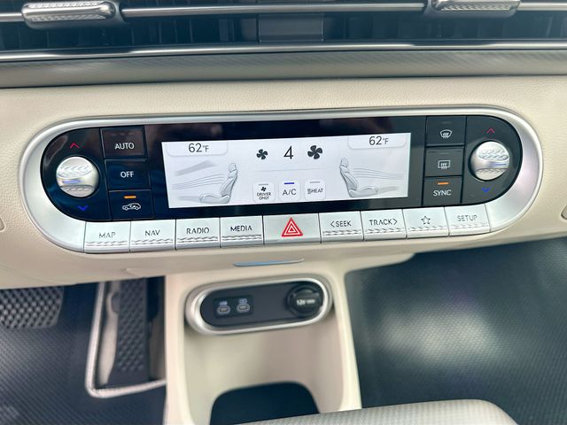 2025 Genesis GV60 Standard 14