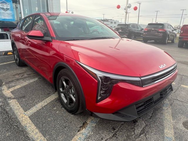 2025 Kia K4 LXS FWD