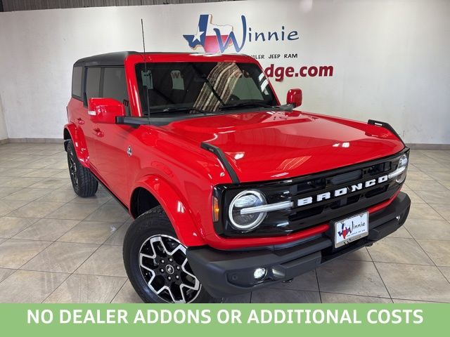 Race Red 2023 Ford Bronco Outer Banks Advanced 4-Door 4WD SUV / Crossover Four-Wheel Drive Automatic