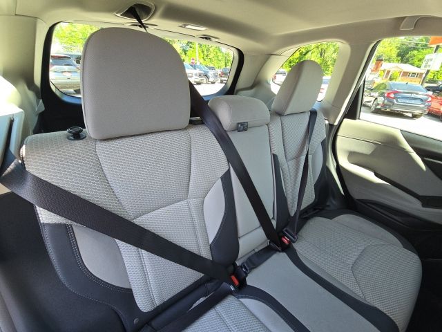 2023 Subaru Forester Premium:B02302