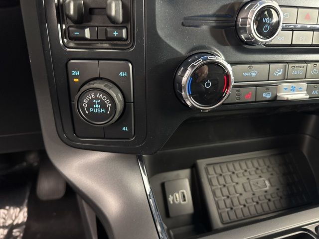 2025 Oxford White Ford F-150 XLT 4X4 Truck