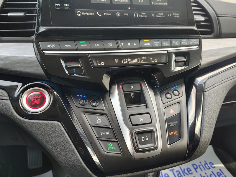 Used 2025 Honda Odyssey Van