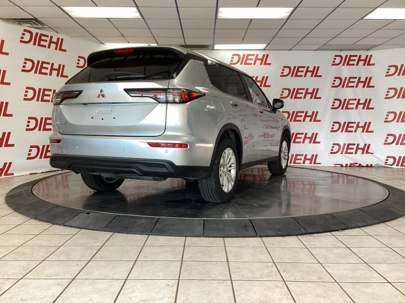 2026 Mitsubishi Outlander ES - Photo 7