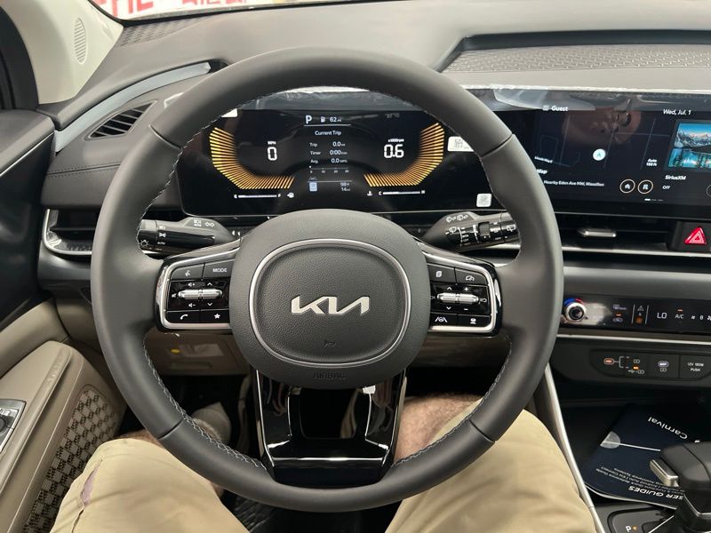 New 2026 Kia Carnival MPV Van