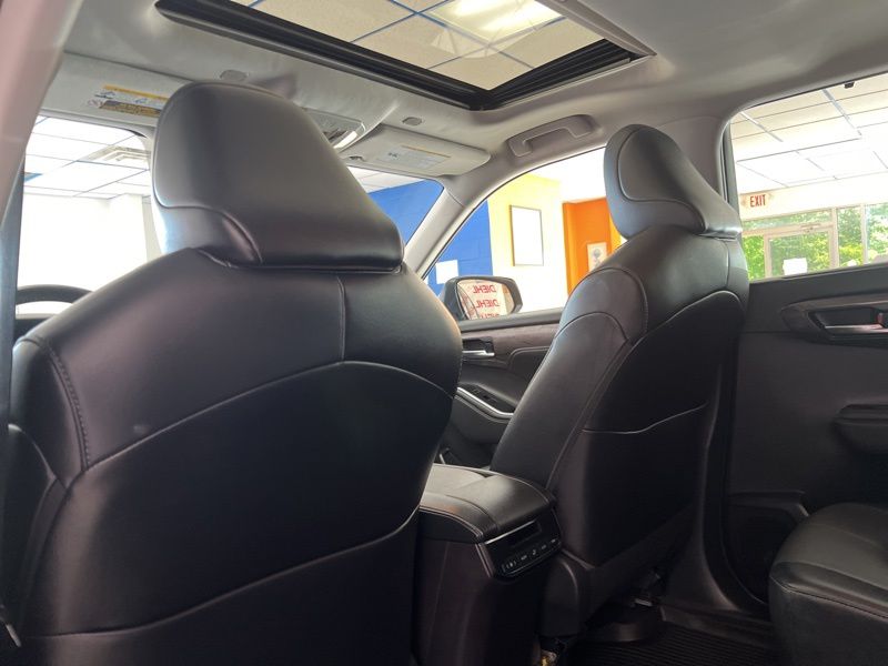 Used 2023 Toyota Highlander Hybrid SUV