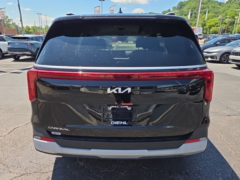 New 2026 Kia Carnival MPV Van