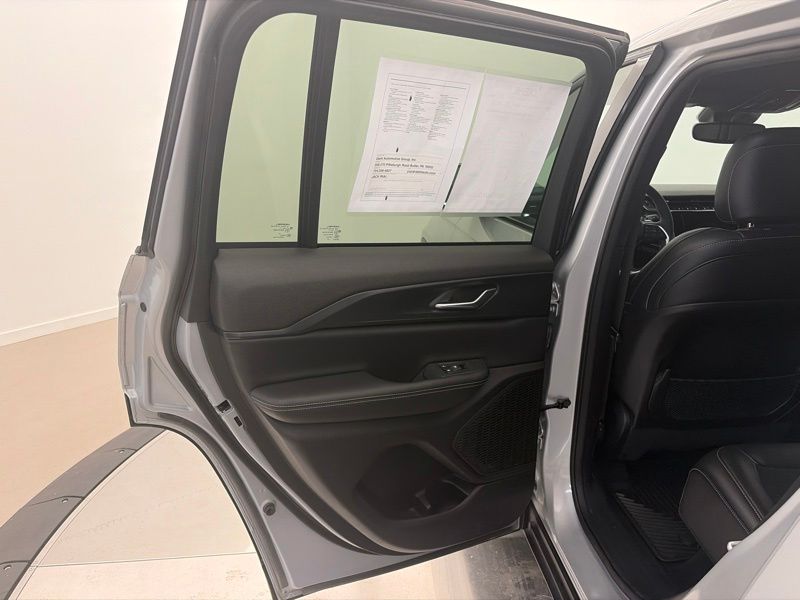 Used 2024 Jeep Grand Cherokee SUV