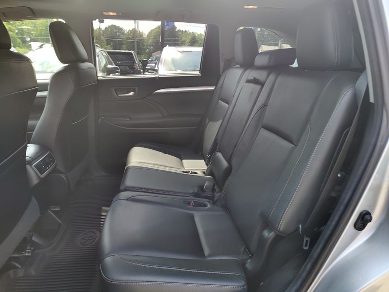 Used 2017 Toyota Highlander SUV