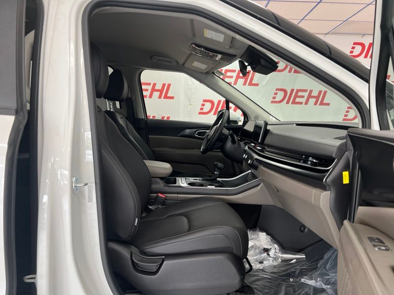 New 2026 Kia Carnival MPV Van