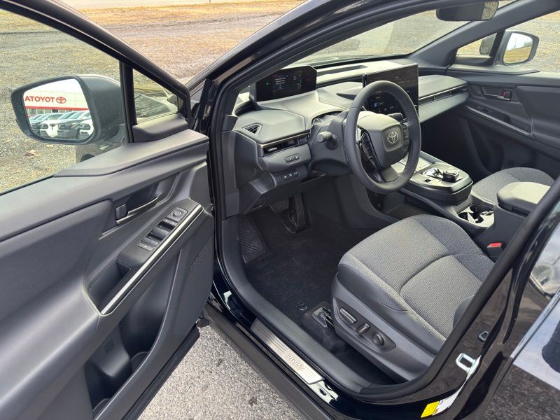2026 Toyota bZ XLE - Photo 9