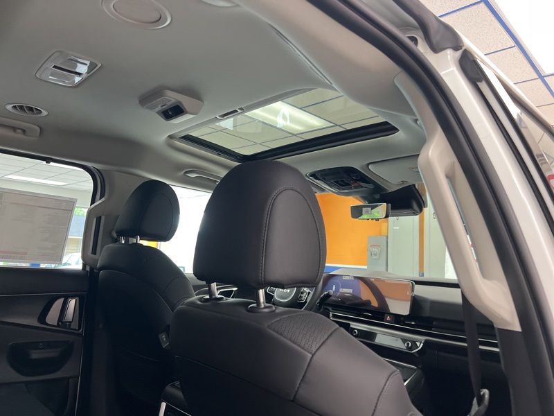 New 2026 Kia Carnival MPV Van